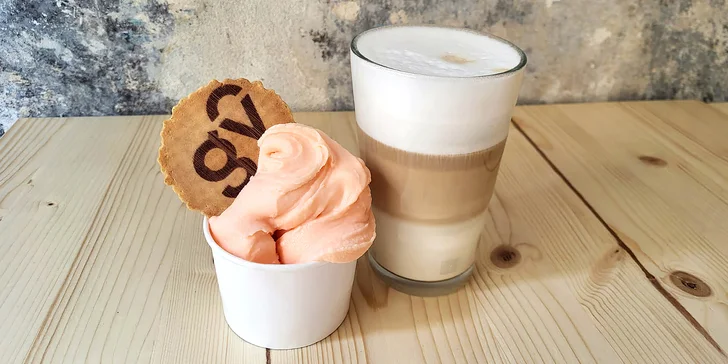 Zmrzlina a káva podle výběru v Gelatology pod Pražským hradem