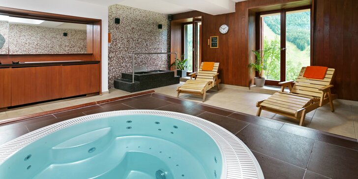 Wellness ve Špindlu se snídaní či polopenzí, neomezený vstup do bazénu, hodina denně v saunovém světě