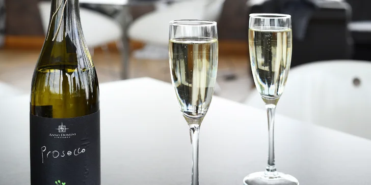 Pohoda s výhledem na Prahu: sladký nebo slaný brunch i s proseccem v Café Vítkov