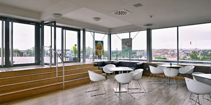 Pohoda s výhledem na Prahu: sladký nebo slaný brunch i s proseccem v Café Vítkov