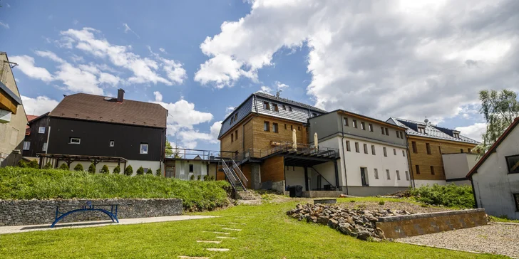 Relax kousek od Klínovce: 4* hotel s privátním wellness, pokoj se snídaní nebo studio s kuchyní