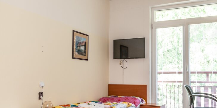 Čarokrásný pobyt v Hrabovské dolině: pokoj i apartmán v hotelu u vodní nádrže, snídaně či polopenze