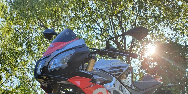 Zážitková jízda na dvou kolech: zapůjčení motocyklu BMW, Aprilia i Ducati