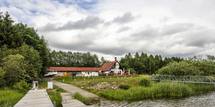 Zima nebo jaro na Lipně pro pár i rodinu: polopenze, bazén i saunový svět