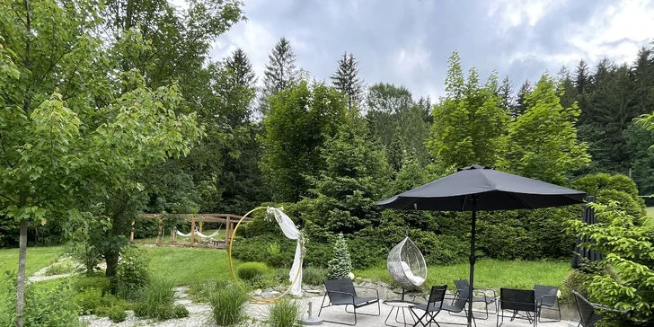Dovolená v Beskydech: luxusní designový garden hotel s vynikající kuchyní, wellness i přírodním koupáním
