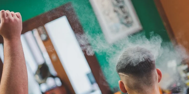 Balíčky péče od barbera: střih a úprava vlasů a vousů i masáž obličeje, vosk či kolínská