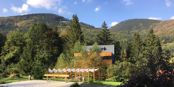 Dovolená v Beskydech: luxusní designový garden hotel s vynikající kuchyní, wellness i přírodním koupáním