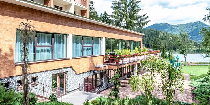 Čarokrásný pobyt v Hrabovské dolině: pokoj i apartmán v hotelu u vodní nádrže