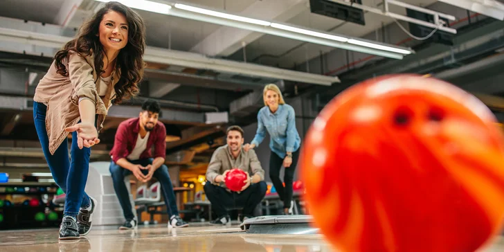 Pronájem bowlingové dráhy na 1–3 hod. až pro 4 osoby včetně zapůjčení obuvi