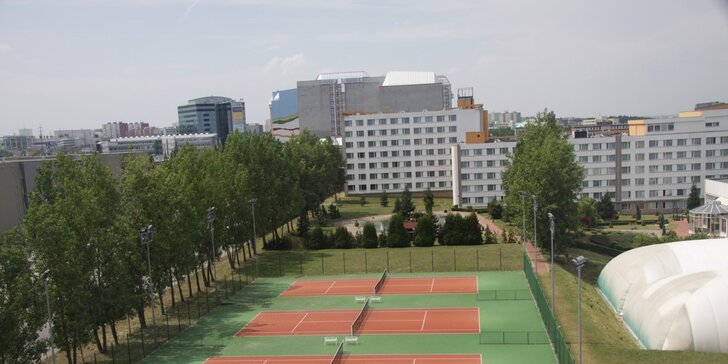 Příměstský tenisový tábor pro děti od 5 do 17 let: tréninky, strava, výlety i odpočinek ve wellness