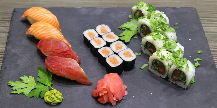 Pestré sety 20–76 ks sushi: vegetariánské i s rybami, krabem nebo chobotnicí