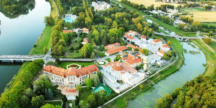 Pobyt ve 4* lázeňském hotelu v Piešťanech: polopenze, neomezené sauny a bazény i minerální koupel