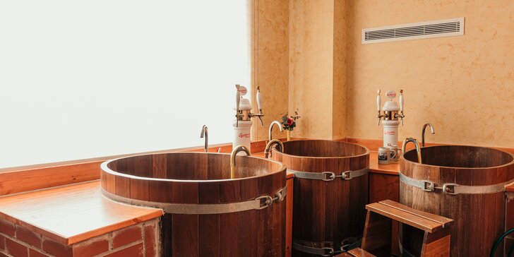 Lenošte spolu: vířivka, sauna i privátní koupel v kádi a neomezené pití piva pro 2 osoby