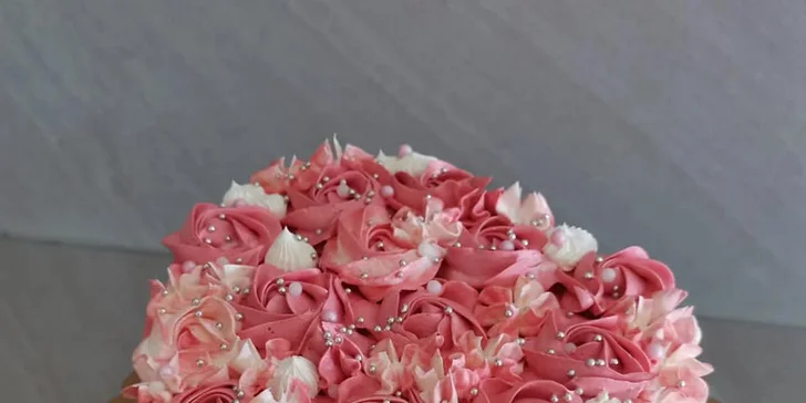 Elíziny dorty: cupcakes i dvoukilový dort s krabicí na odnos