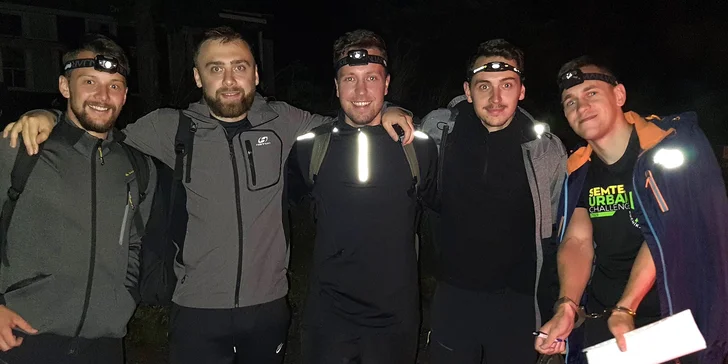 Noční úniková outdoor hra pro 1–6 hráčů: únosci vás vysadí na neznámém místě a vy dojděte do cíle