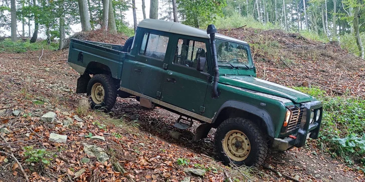 15 až 60 minut adrenalinu: jízda s instruktorem v Land Roveru Defender