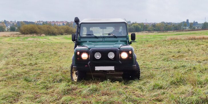 15 až 60 minut adrenalinu: jízda s instruktorem v Land Roveru Defender