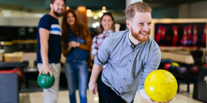Zatočte s nudou: hodina bowlingu až pro 6 osob a 2× osvěžující mojito
