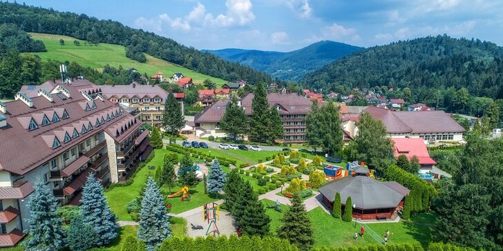 Léto nebo září ve Slezských Beskydech: hotel se super wellness a spoustou atrakcí pro děti
