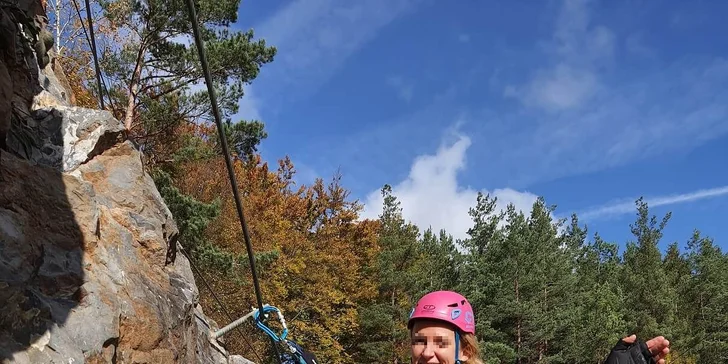 Zážitkový kurz bezpečného via ferrata lezení Moravský kras