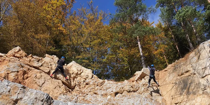 Zážitkový kurz bezpečného via ferrata lezení Moravský kras