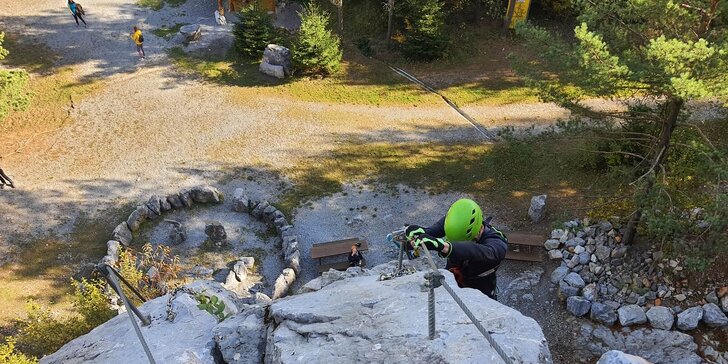 Zážitkový kurz bezpečného via ferrata lezení Moravský kras