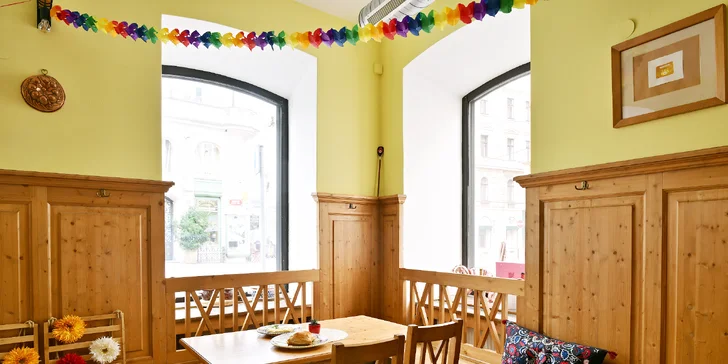 Španělské menu se sklenkou i lahví vína pro dva: tapas, masový koláč i španělská omeleta