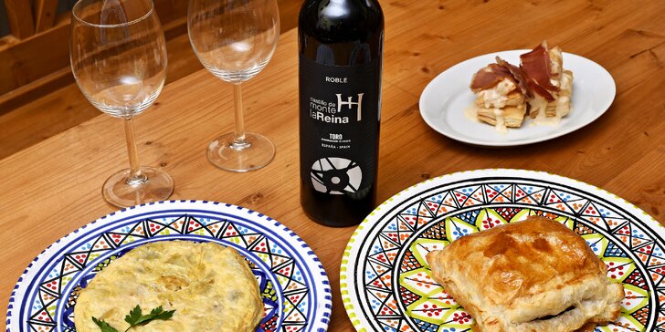 Španělské menu se sklenkou i lahví vína pro dva: tapas, masový koláč i španělská omeleta
