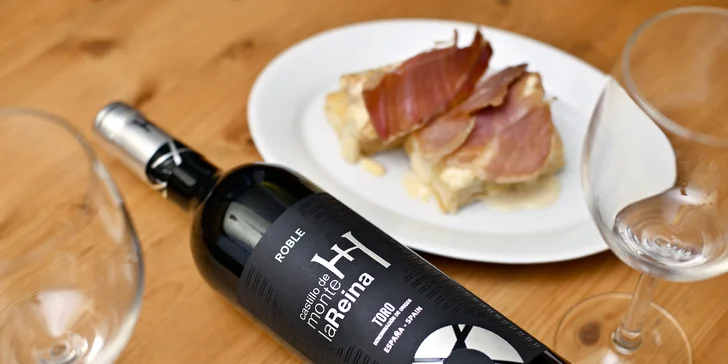 Španělské menu se sklenkou i lahví vína pro dva: tapas, masový koláč i španělská omeleta