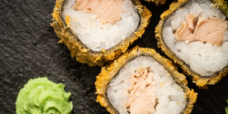 Pochutnejte si na sushi v srdci Brna: 30–38 ks v bistru s otevřenou kuchyní, i vegan set