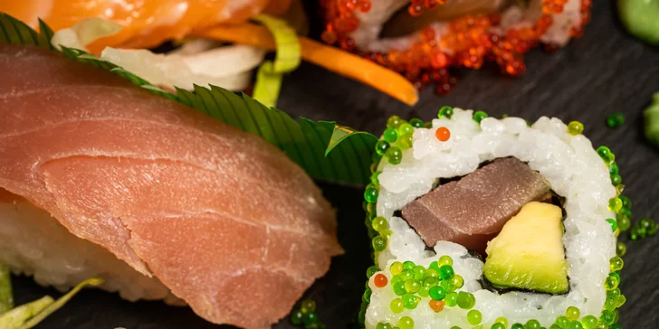 Pochutnejte si na sushi v srdci Brna: 30–38 ks v bistru s otevřenou kuchyní, i vegan set