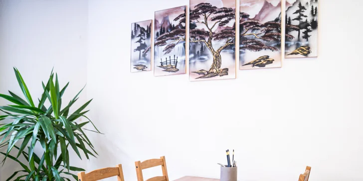 Pochutnejte si na sushi v srdci Brna: 30–38 ks v bistru s otevřenou kuchyní, i vegan set