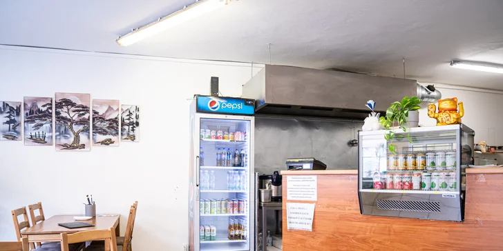 Pochutnejte si na sushi v srdci Brna: 30–38 ks v bistru s otevřenou kuchyní, i vegan set