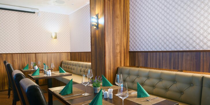 4chodové menu v restauraci s krásným výhledem: carpaccio, vývar, kachní prso a fondant