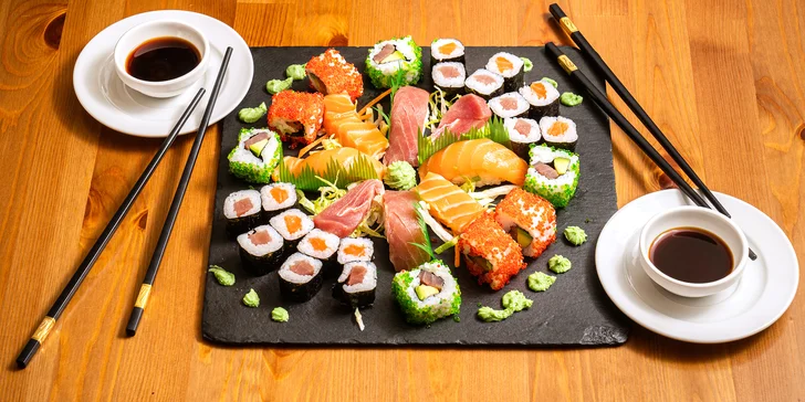 Pochutnejte si na sushi v srdci Brna: 30–38 ks v bistru s otevřenou kuchyní, i vegan set