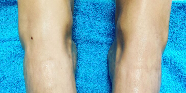 Krásné nohy: vodní lázeň, peeling, gel i VIP péče s hydratačním zábalem, masáží a depilací