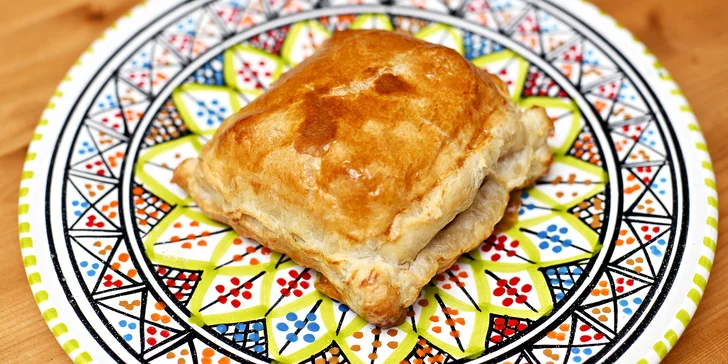 Španělské menu se sklenkou i lahví vína pro dva: tapas, masový koláč i španělská omeleta