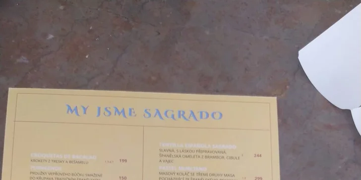 Španělské menu se sklenkou i lahví vína pro dva: tapas, masový koláč i španělská omeleta
