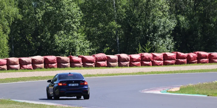1–4 kola na okruhu v Mostě či Brně jako řidič nebo spolujezdec BMW M2 a M3
