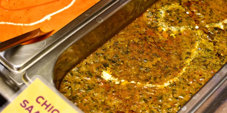 All you can eat na 1,5 hodiny: vegetariánská i masová jídla v indické restauraci