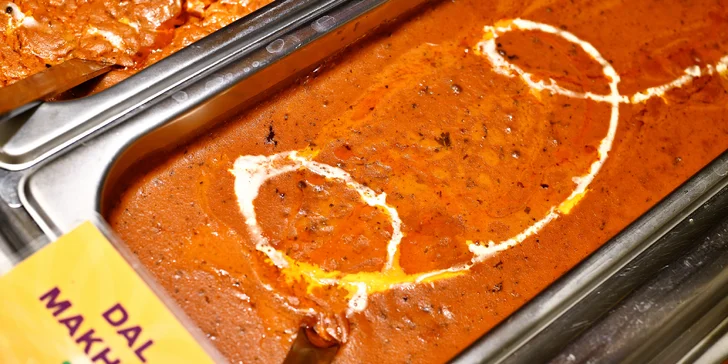 All you can eat na 1,5 hodiny: vegetariánská i masová jídla v indické restauraci
