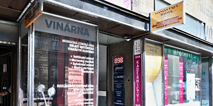 Chicken nebo Paneer Tikka Masala s přílohami a nápojem pro 1 nebo 2 osoby
