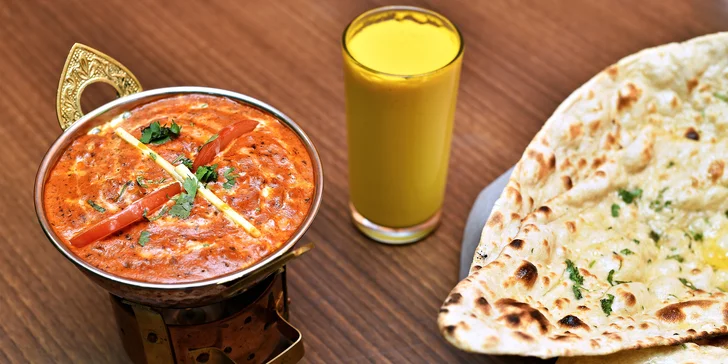 Chicken nebo Paneer Tikka Masala s přílohami a nápojem pro 1 nebo 2 osoby