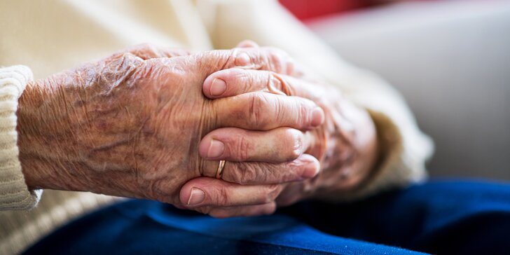 Každý den vyjíždí k seniorům v ohrožení života či zdraví: přispějte a pomozte ŽIVOTu 90 zachránit další život