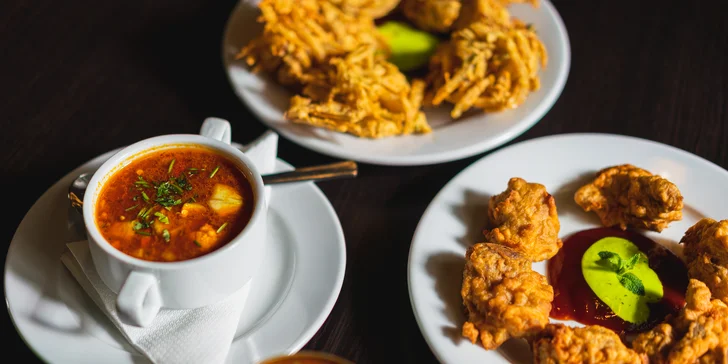Nepálské menu pro 2 osoby: chicken nebo paneer pakora, polévka, thali set i dezert dle výběru