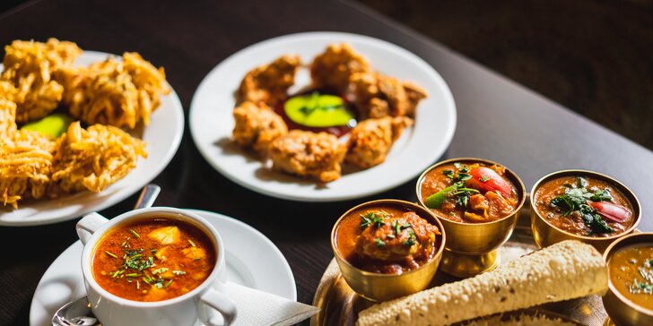Nepálské menu pro 2 osoby: chicken nebo paneer pakora, polévka, thali set i dezert dle výběru