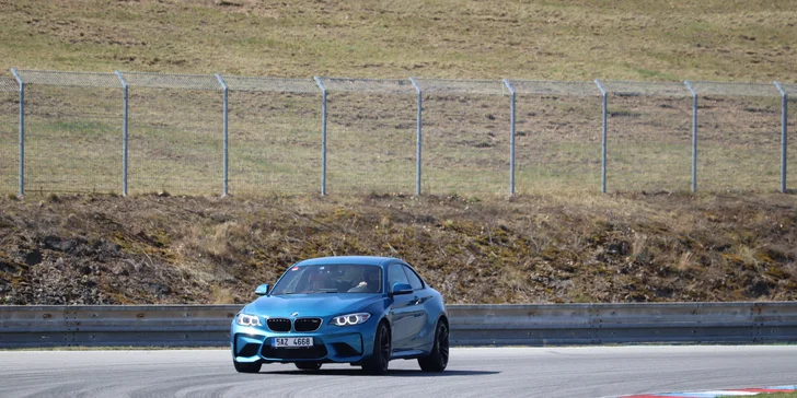 1–4 kola na okruhu v Mostě či Brně jako řidič nebo spolujezdec BMW M2 a M3