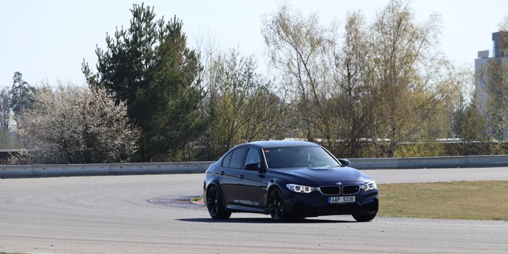 1–4 kola na okruhu v Mostě či Brně jako řidič nebo spolujezdec BMW M2 a M3