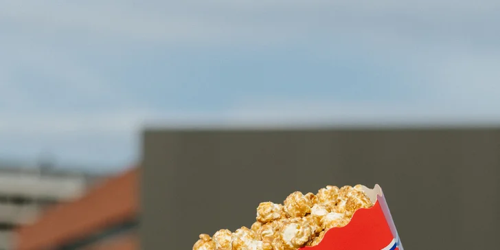 VIP romantika ve střešním kině: jen vy dva, film na přání, víno, vodní dýmka a popcorn