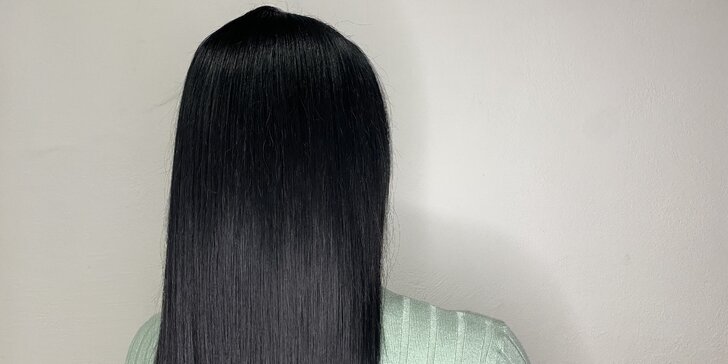 Střih vlasů a hloubková péče, případně melír, barvení nebo balayage